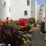 Nyrenoverat! Beachfront Townhouse Med Pool
