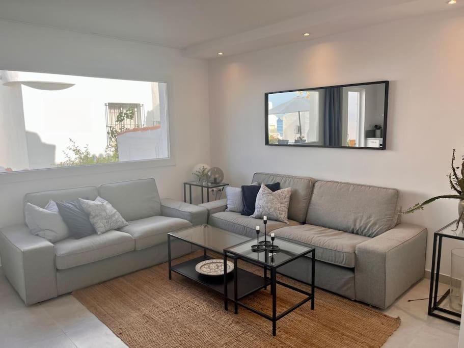 Сasa de vacaciones Nyrenoverat! Beachfront Townhouse Med Pool
